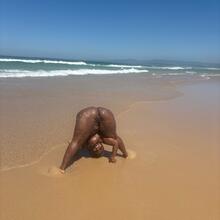  Nude