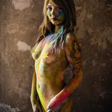  Nude
