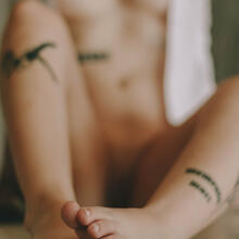  Nude