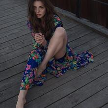  Nude