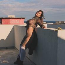  Nude