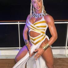  Nude
