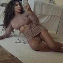  Nude