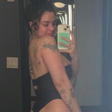 Nude