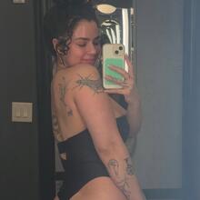  Nude