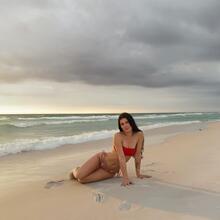  Nude