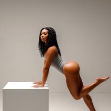  Nude