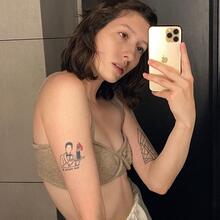  Nude