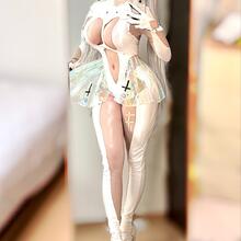  Nude
