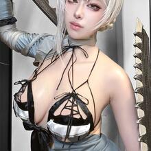  Nude