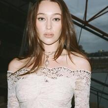  Nude