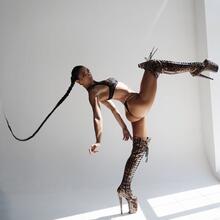  Nude