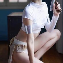  Nude