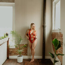  Nude