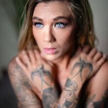 Nude