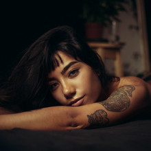  Nude
