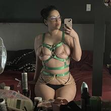  Nude