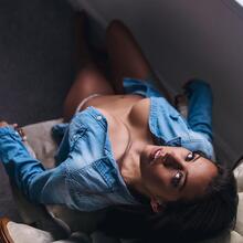  Nude