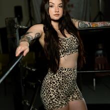  Nude