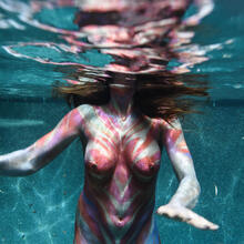  Nude