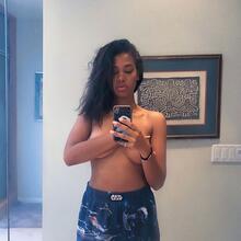  Nude