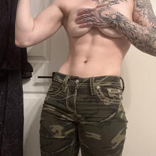  Nude