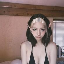  Nude