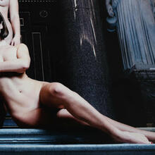  Nude