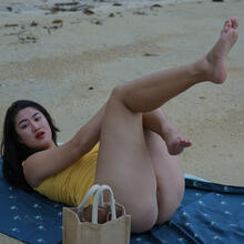  Nude