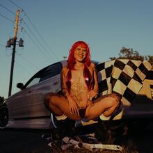  Nude