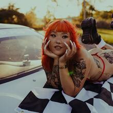  Nude