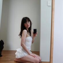  Nude