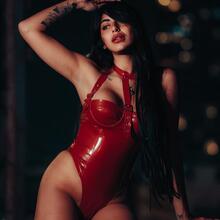  Nude