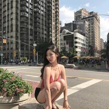  Nude
