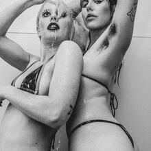  Nude
