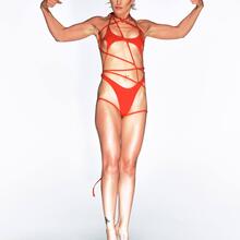  Nude