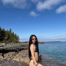  Nude