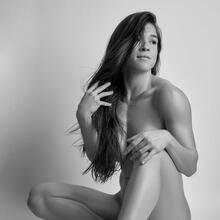  Nude