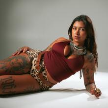  Nude