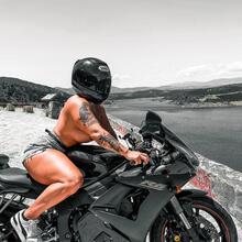  Nude