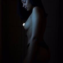  Nude