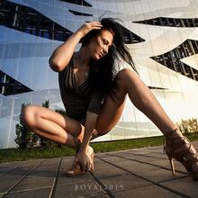  Nude