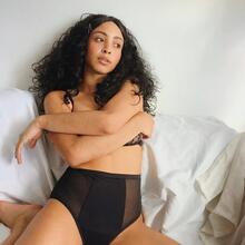  Nude