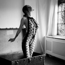  Nude