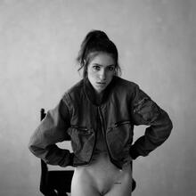  Nude
