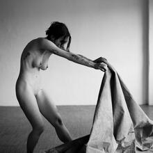  Nude