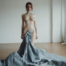  Nude