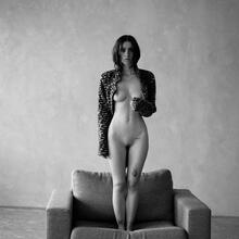  Nude