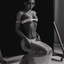  Nude