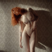  Nude